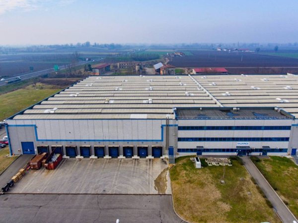 locale commerciale in affitto a Castel San Giovanni