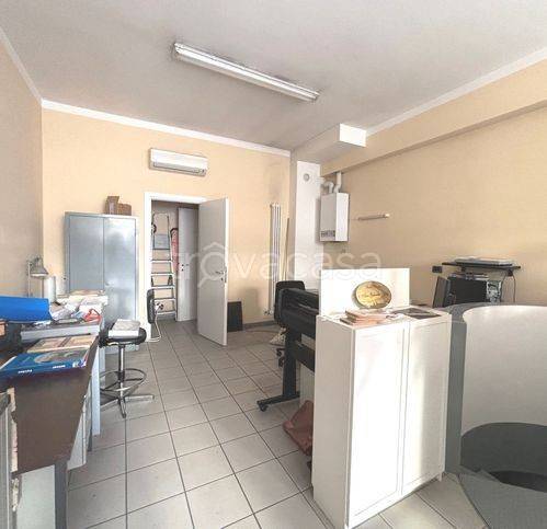 negozio in affitto a Fiorenzuola d'Arda