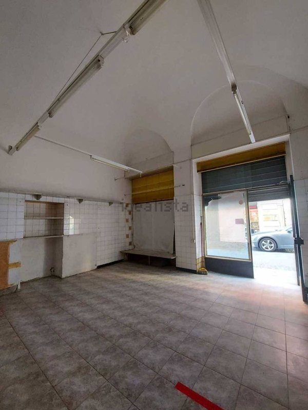 negozio in affitto a Fiorenzuola d'Arda