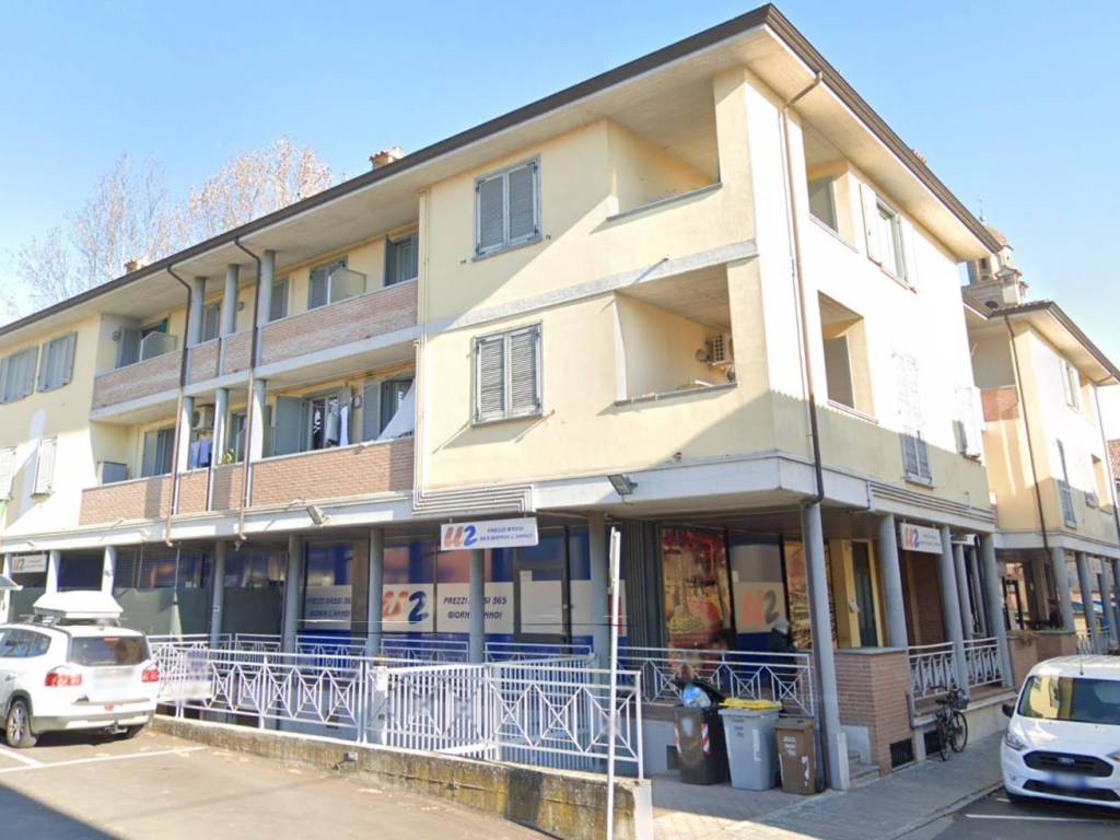 negozio in affitto a Fiorenzuola d'Arda