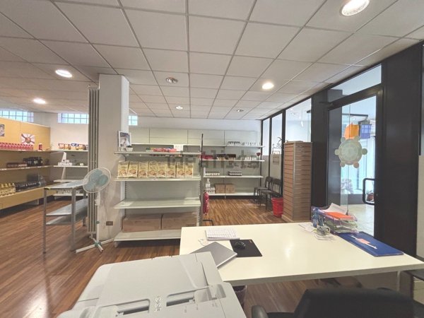 negozio in affitto a Fiorenzuola d'Arda