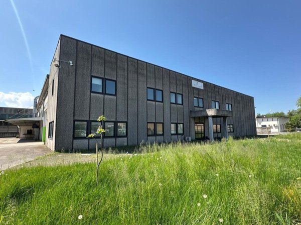 negozio in affitto a Fiorenzuola d'Arda