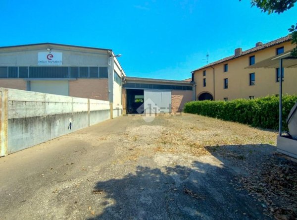 capannone in affitto a Fiorenzuola d'Arda