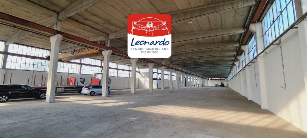 locale commerciale in affitto a Fiorenzuola d'Arda in zona San Protaso