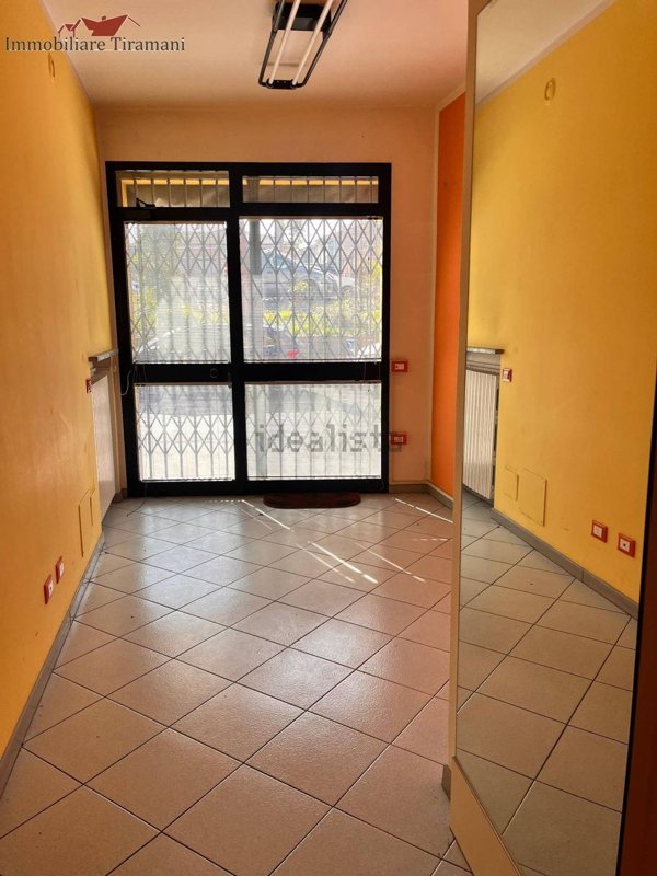 negozio in affitto a Fiorenzuola d'Arda