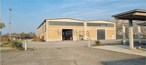 capannone in affitto a Fiorenzuola d'Arda in zona San Protaso
