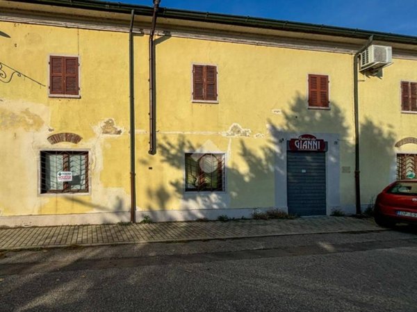 negozio in affitto a Monticelli d'Ongina