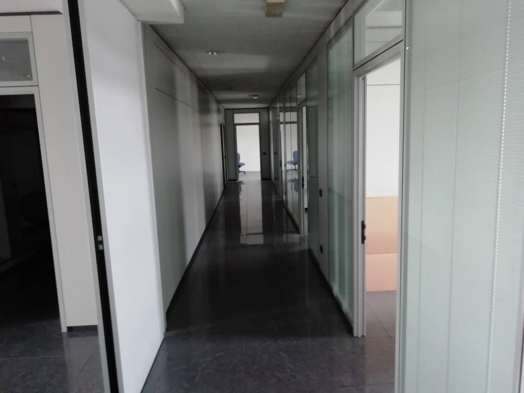 ufficio in affitto a Piacenza in zona Montale