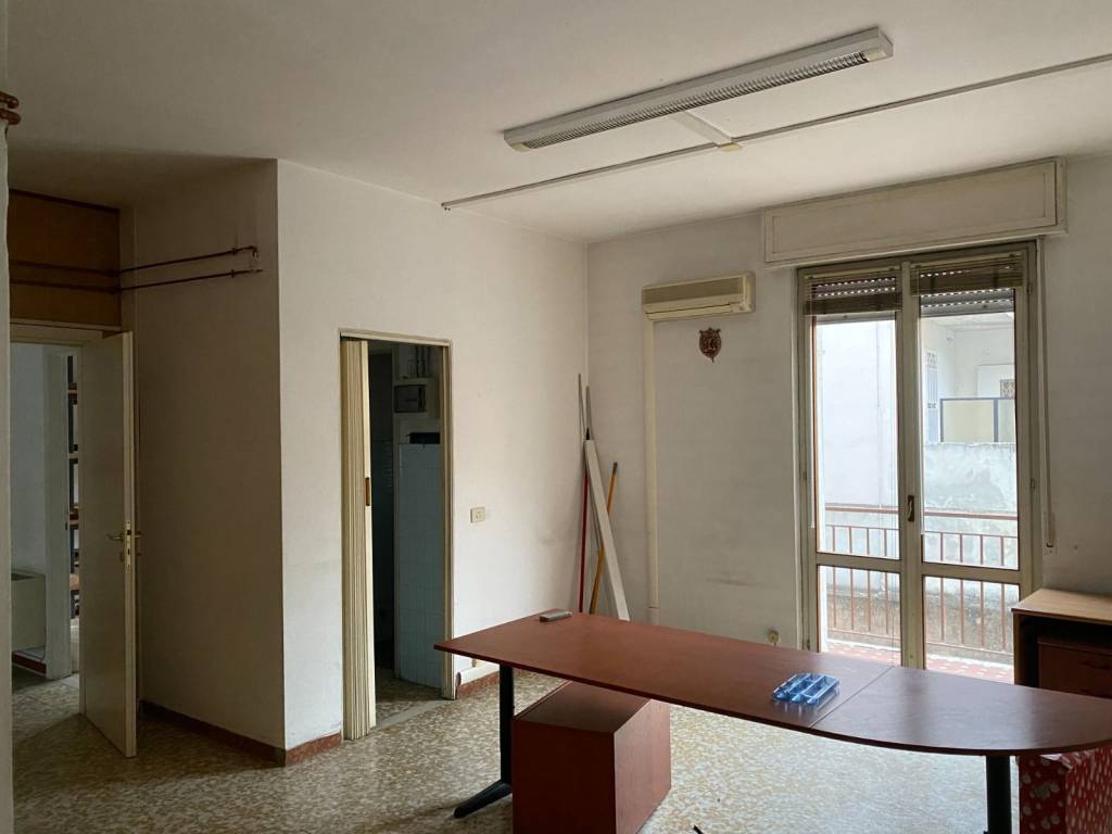 negozio in affitto a Piacenza in zona Belvedere / Quartiere Duemila