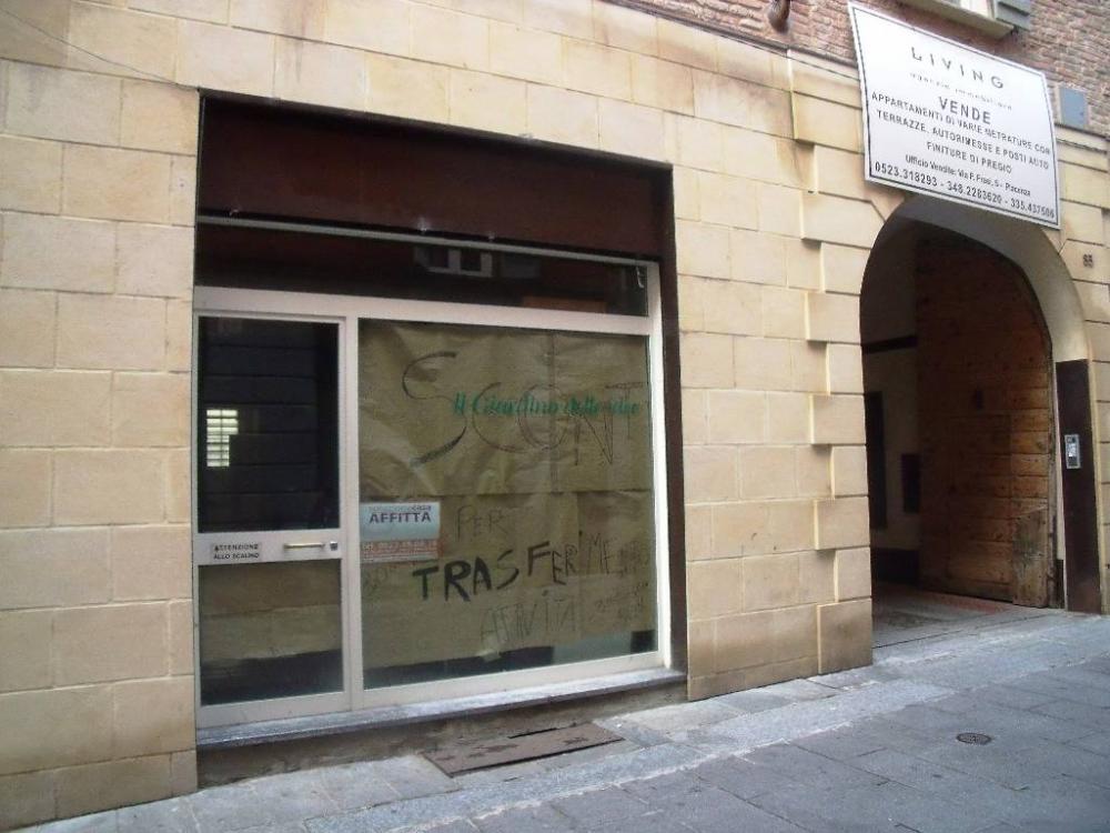 negozio in affitto a Piacenza in zona Centro Storico