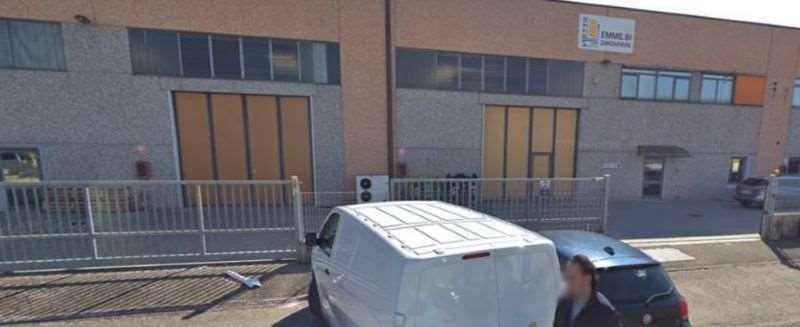 locale commerciale in affitto a Piacenza in zona Le Mose
