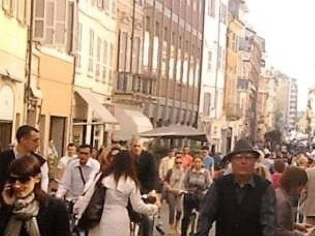 negozio in affitto a Piacenza