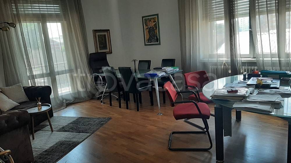 ufficio in affitto a Piacenza