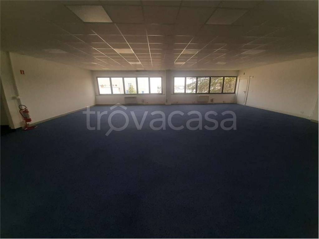 ufficio in affitto a Piacenza in zona Caorsana