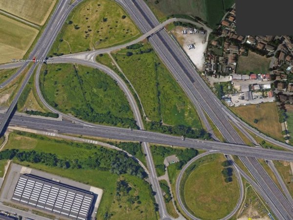 locale commerciale in affitto a Piacenza in zona Le Mose