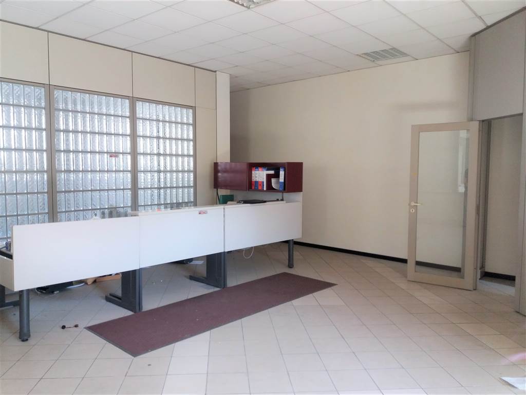 ufficio in affitto a Piacenza in zona Farnesiana