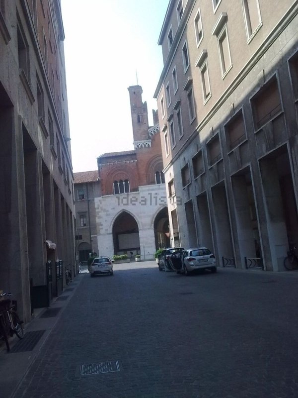 negozio in affitto a Piacenza