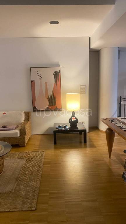 negozio in affitto a Piacenza