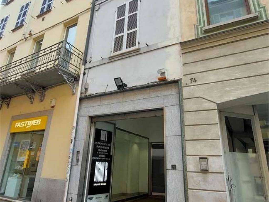 negozio in affitto a Piacenza