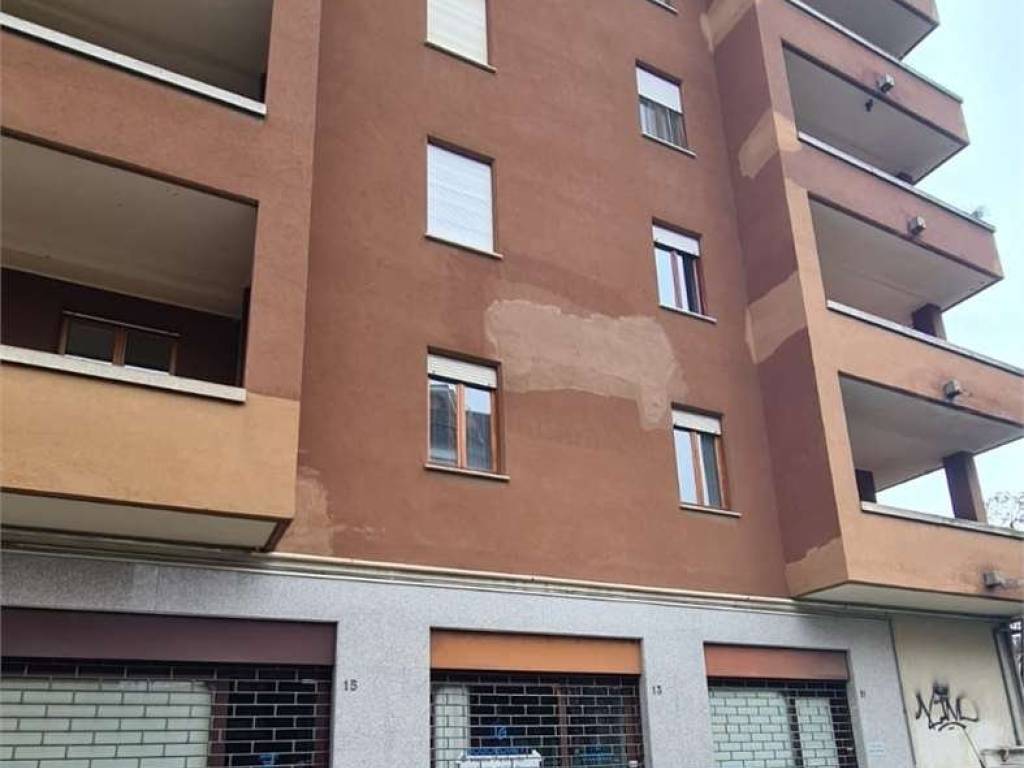 negozio in affitto a Piacenza in zona Barriera Genova