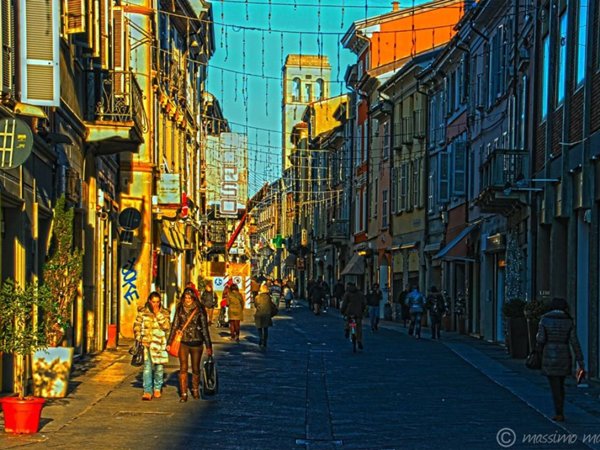 negozio in affitto a Piacenza