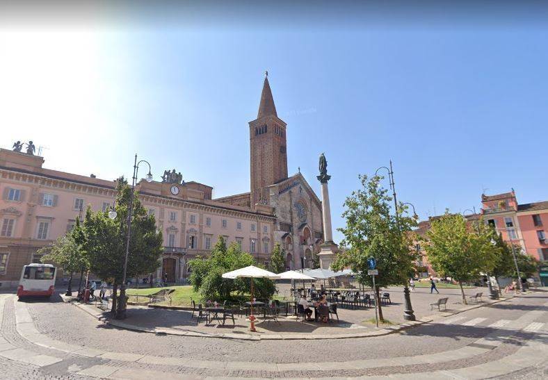 negozio in affitto a Piacenza in zona Centro Storico
