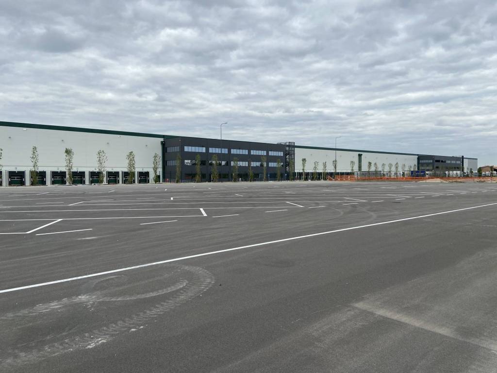 locale commerciale in affitto a Piacenza in zona Le Mose