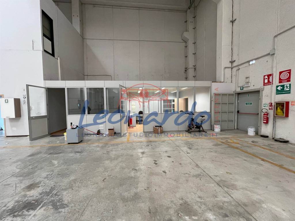 locale commerciale in affitto a Piacenza