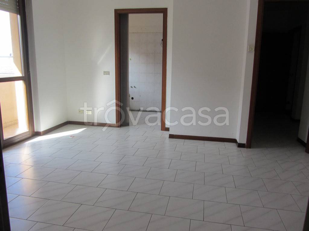 appartamento in affitto a Piacenza in zona Infrangibile