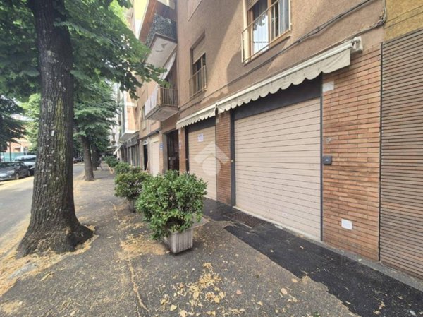 negozio in affitto a Piacenza