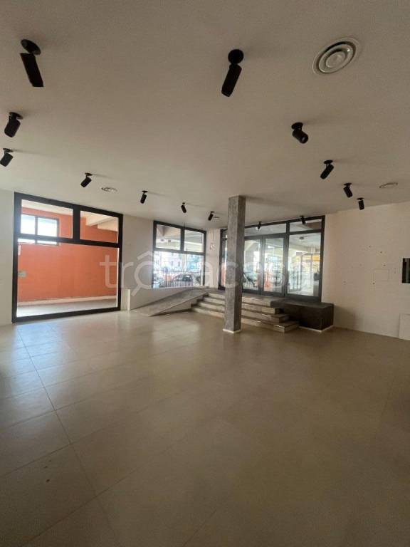 negozio in affitto a Piacenza