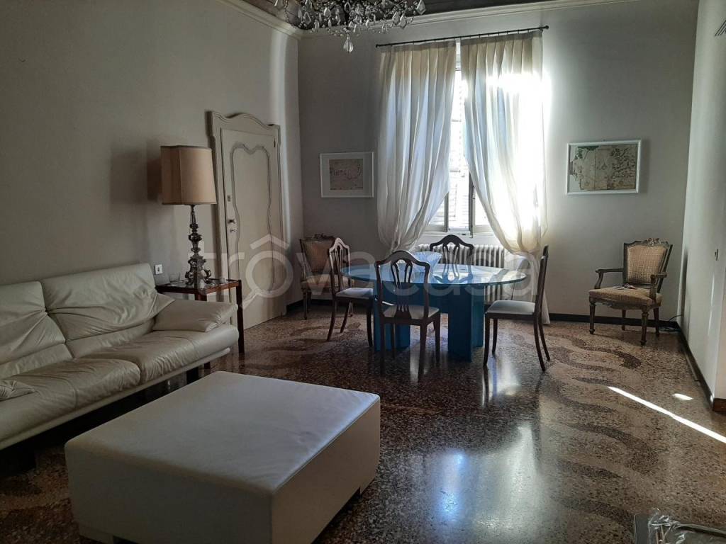 appartamento in affitto a Piacenza