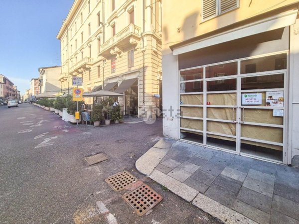 locale commerciale in affitto a Piacenza in zona Centro Storico