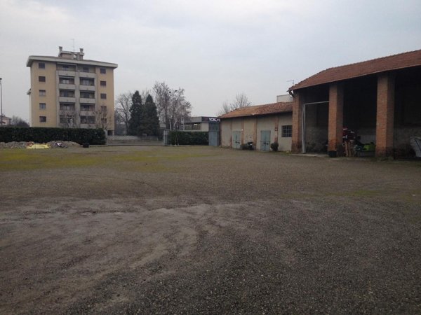 negozio in affitto a Piacenza in zona Sant'Antonio a Trebbia
