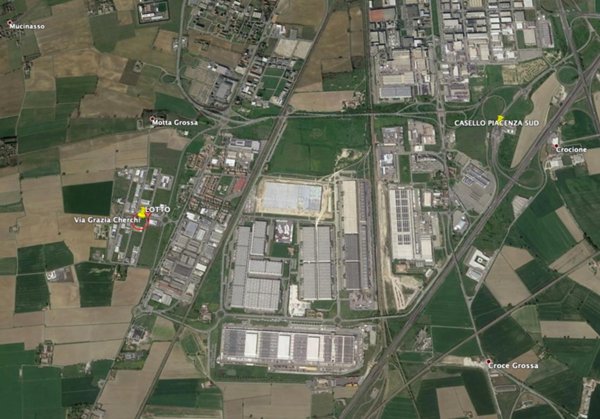 negozio in affitto a Piacenza in zona I Vaccari