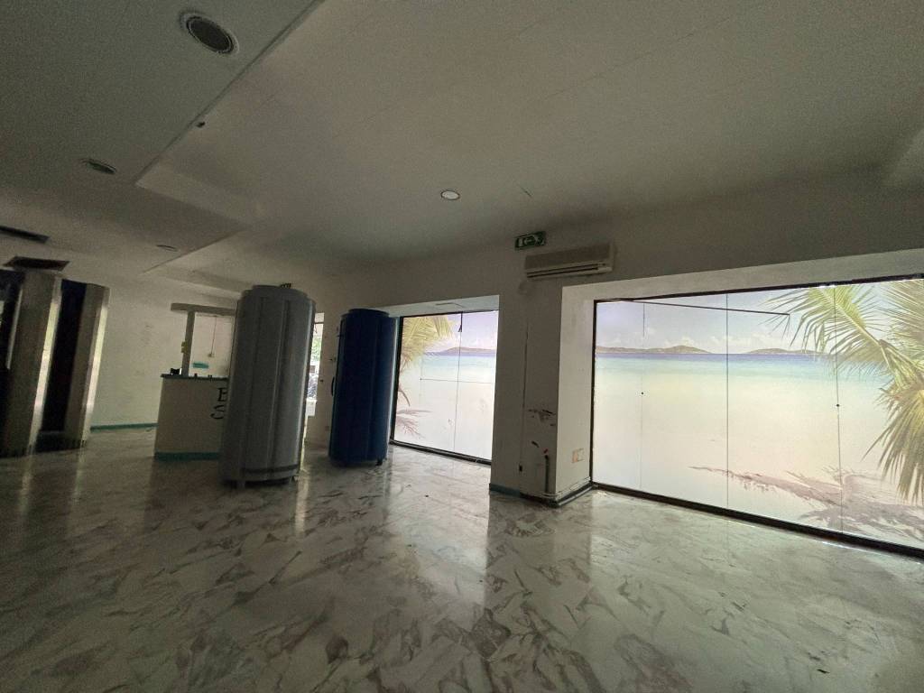 negozio in affitto a Piacenza