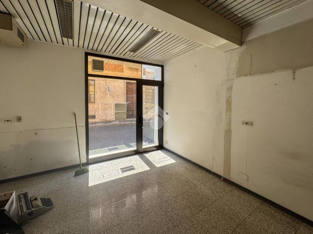 negozio in affitto a Piacenza in zona Centro Storico