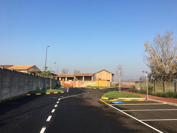 negozio in affitto a Piacenza in zona Caorsana