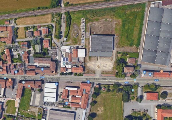 negozio in affitto a Piacenza in zona Veggioletta