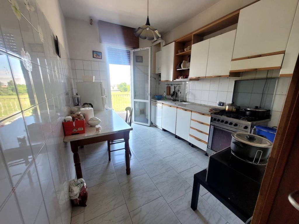 appartamento in affitto a Piacenza in zona Infrangibile