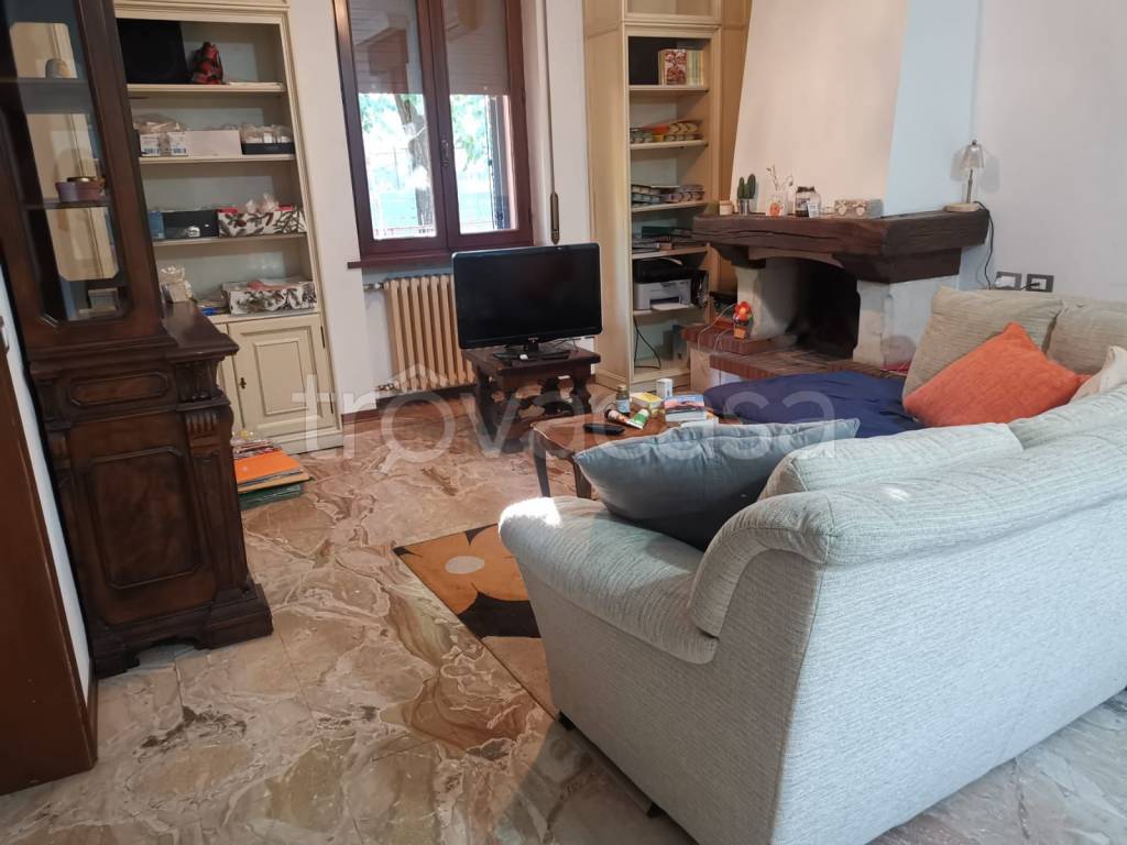 casa indipendente in affitto a Piacenza in zona Infrangibile