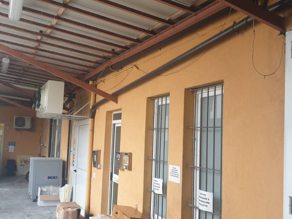 locale commerciale in affitto a Piacenza in zona Veggioletta