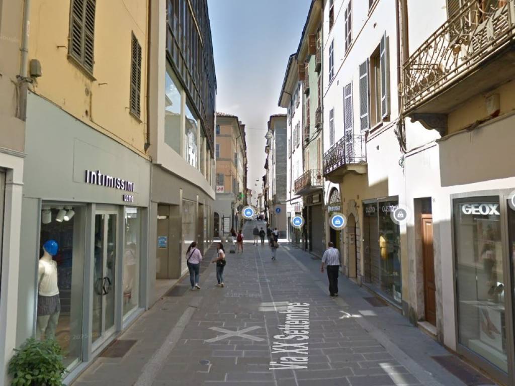 negozio in affitto a Piacenza in zona Centro Storico