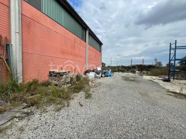 locale commerciale in affitto a Piacenza in zona Mortizza