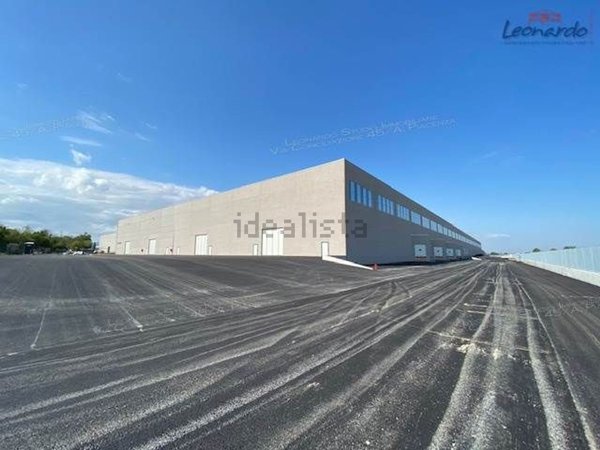 capannone in affitto a Piacenza in zona La Verza