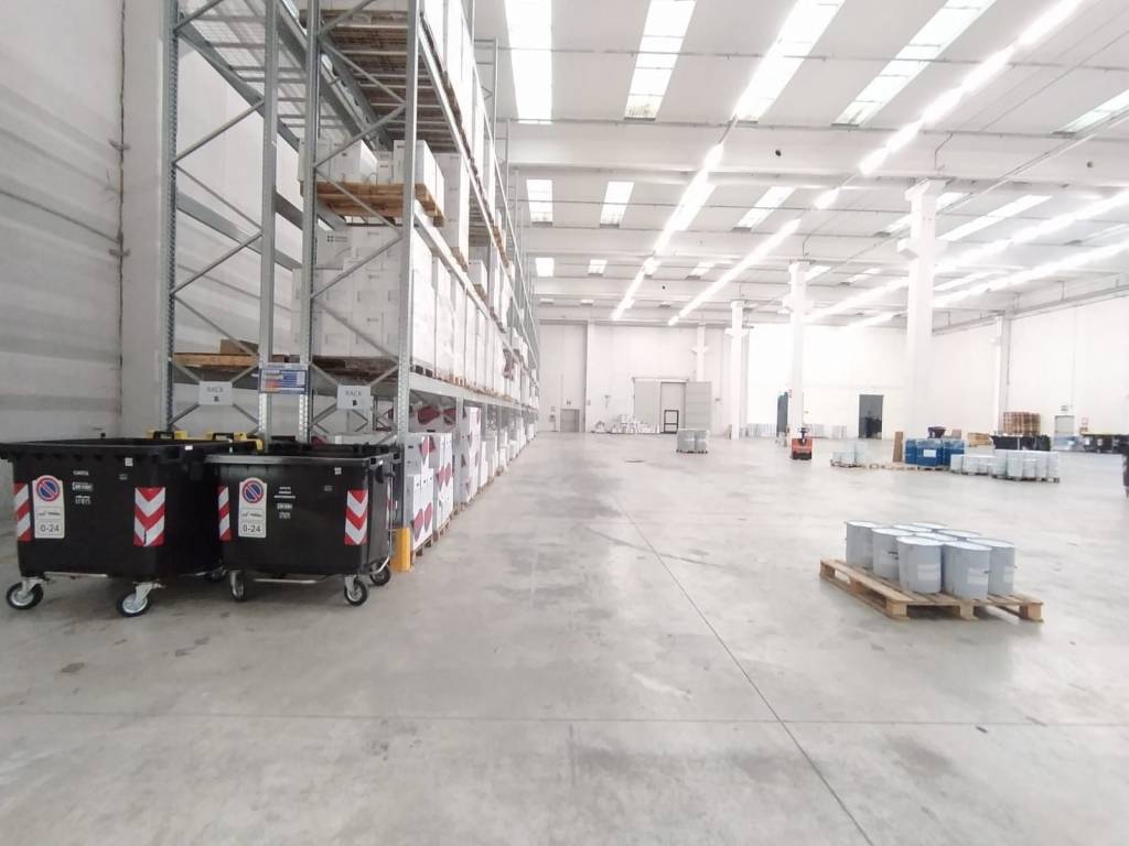 capannone in affitto a Piacenza in zona Le Mose