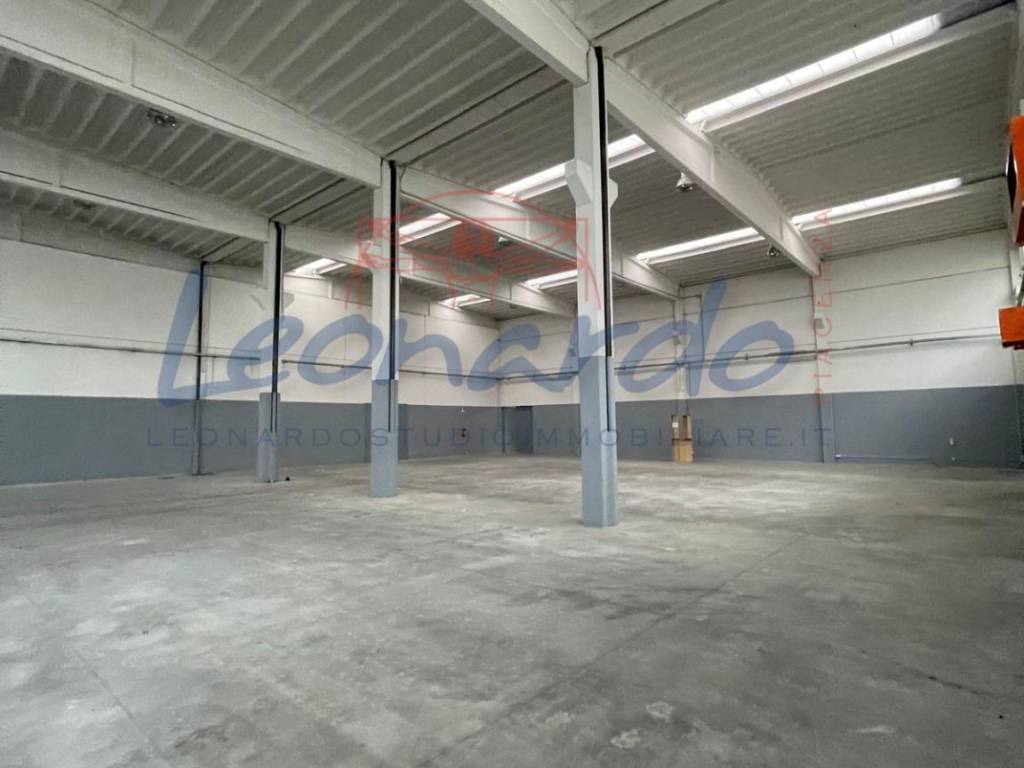 locale commerciale in affitto a Piacenza in zona Le Mose