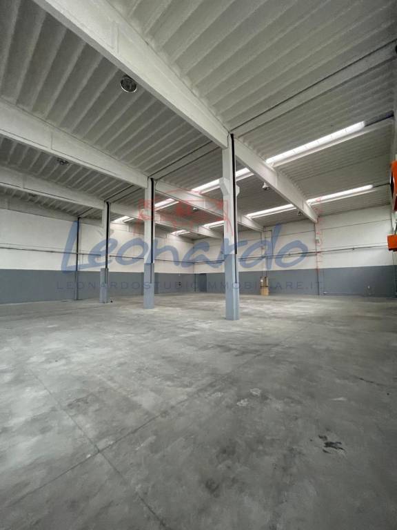 locale commerciale in affitto a Piacenza in zona Le Mose