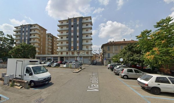 negozio in affitto a Piacenza