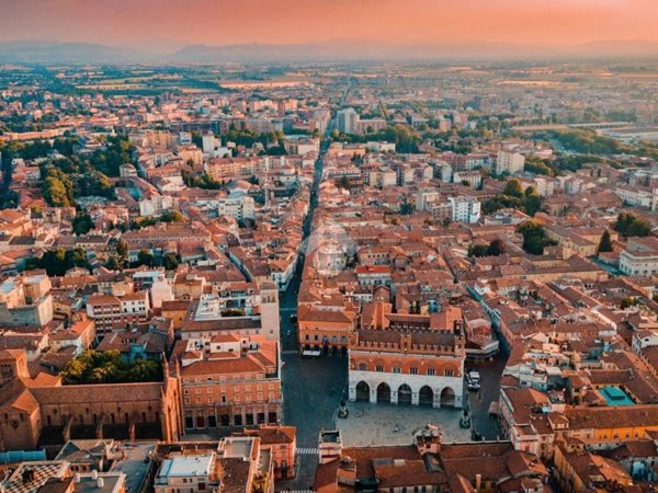 casa indipendente in affitto a Piacenza in zona Stadio